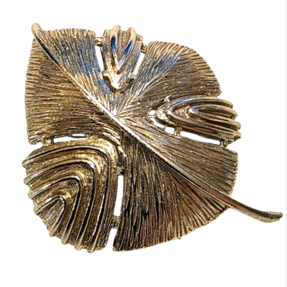 Vintage Silver Tone Leaf Or Feather Metal Brooch Pin EUC